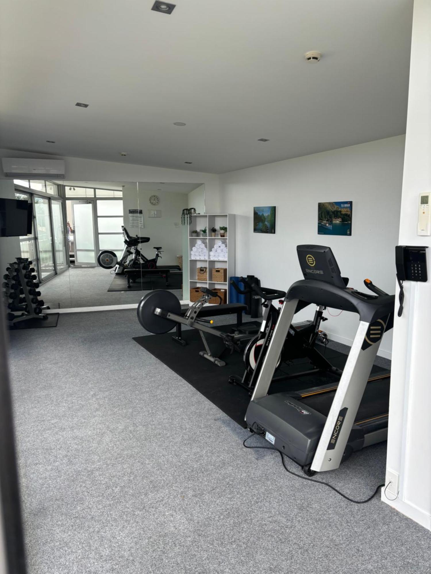 Charlies Queenstown Studio Apt 103B ภายนอก รูปภาพ